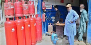 آپ کے بجٹ پر براہِ راست اثر: ایل پی جی مہنگا 10 آپ کے بجٹ پر براہِ راست اثر: ایل پی جی مہنگا