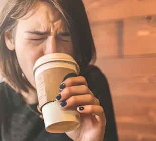 گرم مشروبات: سکون کے ساتھ کینسر کاخطرہ بھی؟