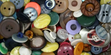 “365 بٹن: سوشل میڈیا کا سب سے خاموش مگر طاقتور رجحان 15 “365 بٹن: سوشل میڈیا کا سب سے خاموش مگر طاقتور رجحان