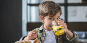 “چپس سے بھی زیادہ خطرناک؟ یہ جوس بچوں کے لیے خاموش دشمن بن سکتا ہے” 13 “چپس سے بھی زیادہ خطرناک؟ یہ جوس بچوں کے لیے خاموش دشمن بن سکتا ہے”