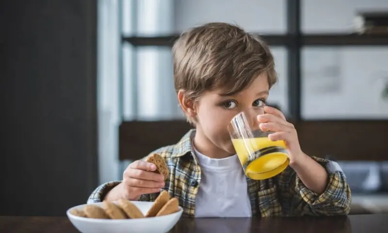 “چپس سے بھی زیادہ خطرناک؟ یہ جوس بچوں کے لیے خاموش دشمن بن سکتا ہے”