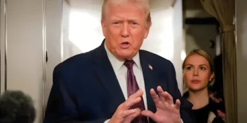 ایران میں پھانسیوں پر ٹرمپ کی کھلی دھمکی، امریکی کارروائی کا انتباہ 3 ایران میں پھانسیوں پر ٹرمپ کی کھلی دھمکی، امریکی کارروائی کا انتباہ