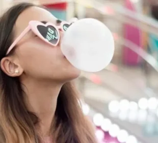 چیونگم: منہ کی ورزش یا دماغی طاقت کا راز؟