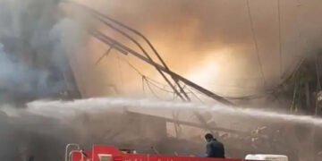 گل پلازہ متاثرین کی مدد کے لیے پولیس نے ہیلپ لائن جاری کر دی 30 گل پلازہ متاثرین کی مدد کے لیے پولیس نے ہیلپ لائن جاری کر دی