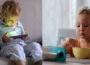 چھوٹے بچوں کے لیے موبائل اسکرین: وقتی سکون یا دیرپا خطرہ؟