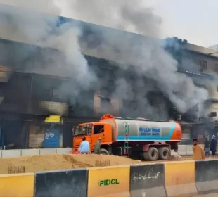 ہزاروں دکاندار متاثر، گل پلازہ آگ کراچی کی بڑی تجارتی تباہی بن گئی