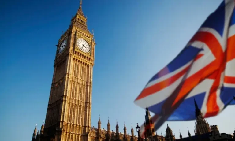 18115203برطانیہ نے ایران اور مشرق وسطیٰ کے لیے سفر کی وارننگ جاری کر دی2038fb2