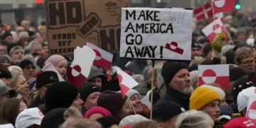 گرین لینڈ تنازع: امریکی ٹیرف دھمکیوں پر یورپی یونین سخت جوابی اقدام کے لیے تیار 27 گرین لینڈ تنازع: امریکی ٹیرف دھمکیوں پر یورپی یونین سخت جوابی اقدام کے لیے تیار