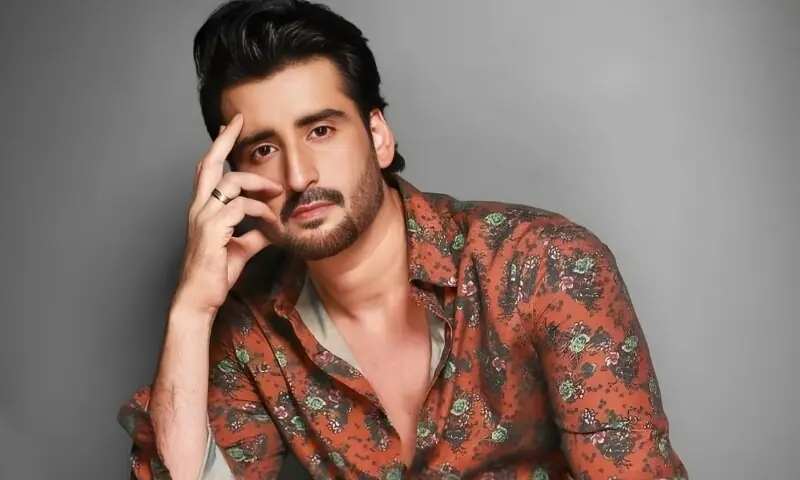 آغا علی کا پہلا رشتہ ختم، لیکن کیا یہ اداکار دوبارہ محبت میں پڑیں گے؟ 1 آغا علی کا پہلا رشتہ ختم، لیکن کیا یہ اداکار دوبارہ محبت میں پڑیں گے؟