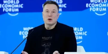 ایلون مسک: بڑھاپا ایک سائنسی مسئلہ ہے جسے مستقبل میں حل کیا جا سکتا ہے