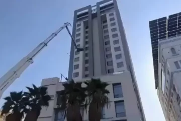 گلبرگ کے 19 منزلہ پلازہ میں آگ، ریسکیو آپریشن جاری