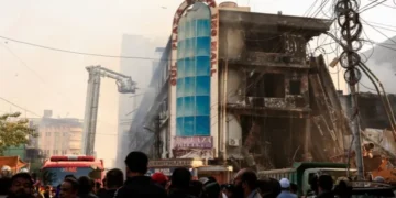 گل پلازہ حادثہ: وفاقی ٹیکنیکل ٹیم نے عمارت کا معائنہ مکمل کر لیا