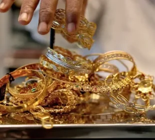 معاشی بے یقینی کے باعث سونے کی مانگ میں زبردست اضافہ 2 معاشی بے یقینی کے باعث سونے کی مانگ میں زبردست اضافہ
