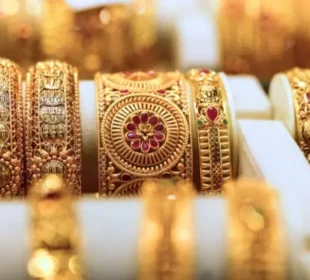 پاکستان میں سونے کی قیمتوں کا نیا ریکارڈ، ایک دن میں تاریخی اضافہ 1 پاکستان میں سونے کی قیمتوں کا نیا ریکارڈ، ایک دن میں تاریخی اضافہ