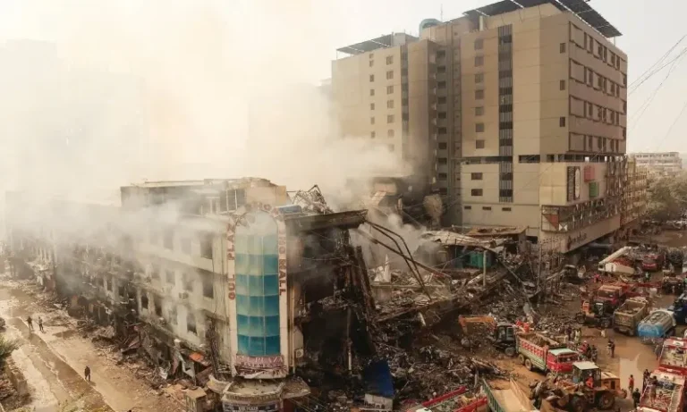 2908473گل پلازہ سانحہ: کمشنر کراچی کی رپورٹ رد، افسران پر گھیرا تنگ8f0559be