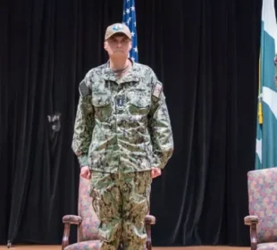 پاک نیوی نےکمبائنڈٹاسک فورس کی کمان سنبھال لی 2 پاک نیوی نےکمبائنڈٹاسک فورس کی کمان سنبھال لی