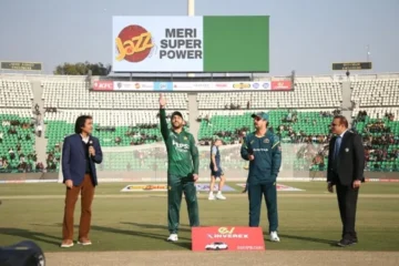 لاہور کے سٹیڈیم میں کرکٹ کی لڑائی، کون جیتے گا پہلا ٹی20؟ 2 لاہور کے سٹیڈیم میں کرکٹ کی لڑائی، کون جیتے گا پہلا ٹی20؟