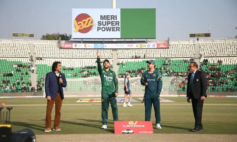 لاہور کے سٹیڈیم میں کرکٹ کی لڑائی، کون جیتے گا پہلا ٹی20؟