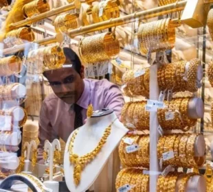 سونے کی قیمت میں زبردست کمی، فی تولہ 25 ہزار 500 روپے سستا