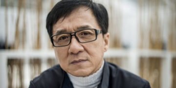 جیکی چن غزہ کے بچے کی ویڈیو دیکھ کر جذباتی ہو گئے 7 جیکی چن غزہ کے بچے کی ویڈیو دیکھ کر جذباتی ہو گئے