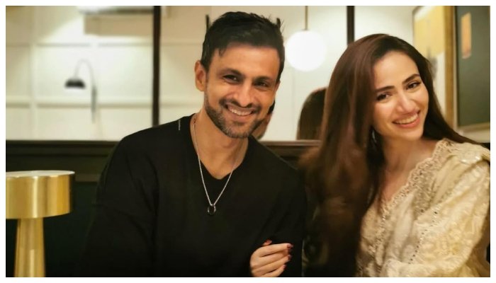 انسٹاگرام کمنٹ نے ثنا جاوید کو ایک بار پھر خبروں میں لاکھڑا کیا