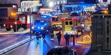 سوئٹزرلینڈ کے سیاحتی ریزورٹ میں بار میں دھماکا، 40 افراد ہلاک، درجنوں زخمی 2 سوئٹزرلینڈ کے سیاحتی ریزورٹ میں بار میں دھماکا، 40 افراد ہلاک، درجنوں زخمی