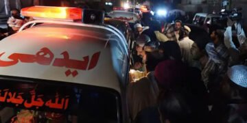 مہران ہائی وے پر دھند کے باعث حادثہ، 3 افراد جان کی بازی ہار گئے