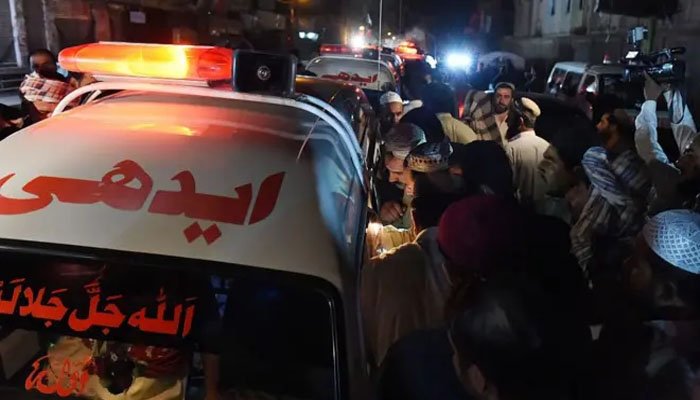 مہران ہائی وے پر دھند کے باعث حادثہ، 3 افراد جان کی بازی ہار گئے