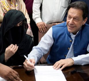 عمران خان اور بشریٰ بی بی کی سینٹرل جیل راولپنڈی میں ملاقات