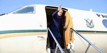 نائب وزیراعظم اسحاق ڈار سعودی عرب کے دورے پر مدینہ منورہ پہنچ گئے 38 نائب وزیراعظم اسحاق ڈار سعودی عرب کے دورے پر مدینہ منورہ پہنچ گئے