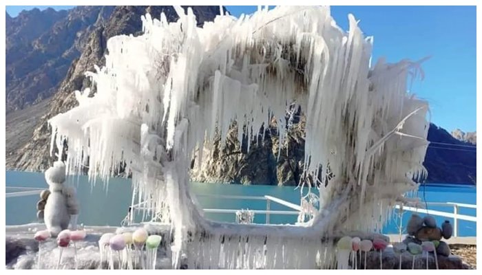 شمالی علاقوں میں خون جما دینے والی سردی، نظامِ زندگی متاثر 1 شمالی علاقوں میں خون جما دینے والی سردی، نظامِ زندگی متاثر