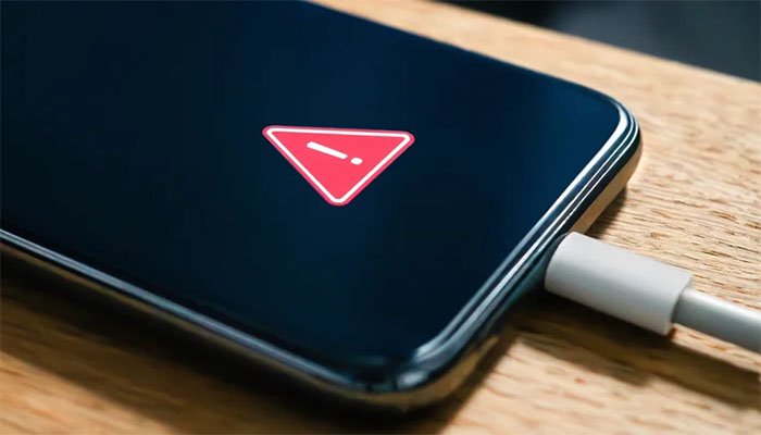 اسمارٹ فون کہاں چارج نہ کریں؟ ماہرین کی اہم وارننگ