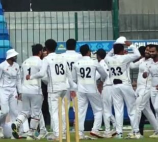 چھوٹے سے ہدف کی بڑی کامیابی: فرسٹ کلاس کرکٹ میں نیا عالمی ریکارڈ!