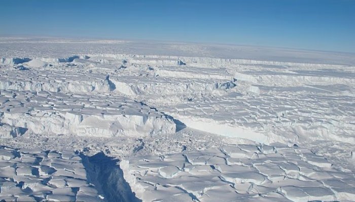 سائنسدانوں نے انٹارکٹیکا کے برفانی تہہ کے نیچے چھپی دنیا کا نقشہ تیار کر لیا