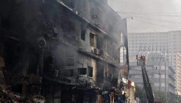 گل پلازہ آتشزدگی: ابتدائی تحقیقات میں تخریب کاری خارج، اموات میں اضافے کا خدشہ