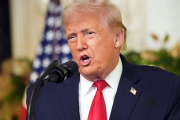 ٹرمپ کی پسپائی: یورپ پر ٹیرف لگانے کا فیصلہ مؤخر 4 ٹرمپ کی پسپائی: یورپ پر ٹیرف لگانے کا فیصلہ مؤخر