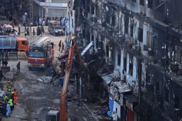 سانحہ گل پلازہ: تحقیقات میں توسیع، لاشوں اور عمارت کے سیمپلز کا کیمیائی معائنہ ہوگا 2 سانحہ گل پلازہ: تحقیقات میں توسیع، لاشوں اور عمارت کے سیمپلز کا کیمیائی معائنہ ہوگا