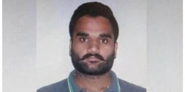 بھارتی پنجاب پولیس نے گینگسٹر گولڈی برار کے والدین کو گرفتار کر لیا 29 بھارتی پنجاب پولیس نے گینگسٹر گولڈی برار کے والدین کو گرفتار کر لیا