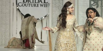 نظر یا سازش؟ شازیہ منظور نے علیزے شاہ کے گرنے کی سچائی بتا دی 4 نظر یا سازش؟ شازیہ منظور نے علیزے شاہ کے گرنے کی سچائی بتا دی