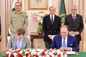 پاکستان اور ورلڈ لبرٹی فنانشل کے درمیان ڈیجیٹل ادائیگیوں پر ایم او یو 4 پاکستان اور ورلڈ لبرٹی فنانشل کے درمیان ڈیجیٹل ادائیگیوں پر ایم او یو