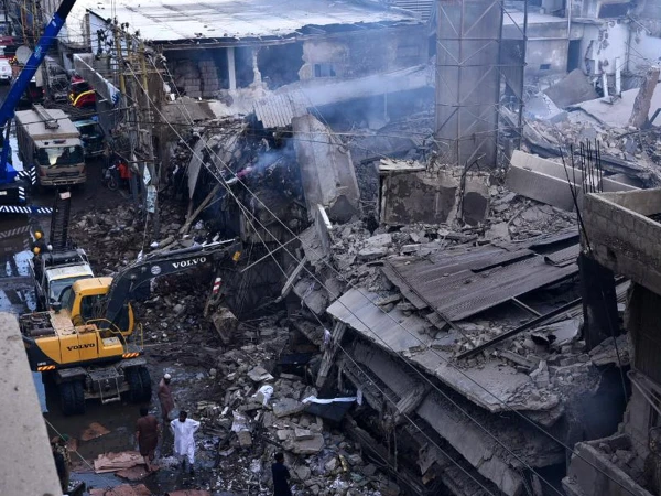 گل پلازہ کی آگ: ایک المیہ، ایک انتباہ 1 گل پلازہ کی آگ: ایک المیہ، ایک انتباہ