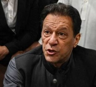 اڈیالہ جیل میں قید عمران خان کی آنکھ میں انفیکشن، بینائی خطرے میں؟