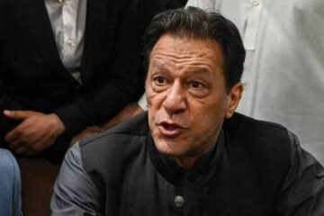 اڈیالہ جیل میں قید عمران خان کی آنکھ میں انفیکشن، بینائی خطرے میں؟