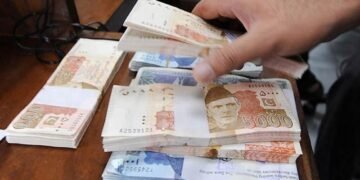 قرضوں کے بوجھ تلے دبا پاکستان، فی کس قرضہ خطرناک حد تک بڑھ گیا