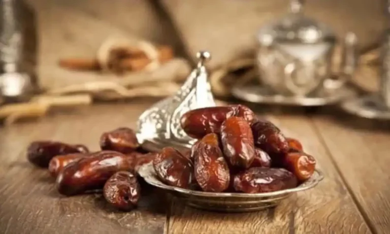 0115040روزے کے دوران کمزوری کا حل: کھجور کیوں ہے لازمی؟9bcebf38