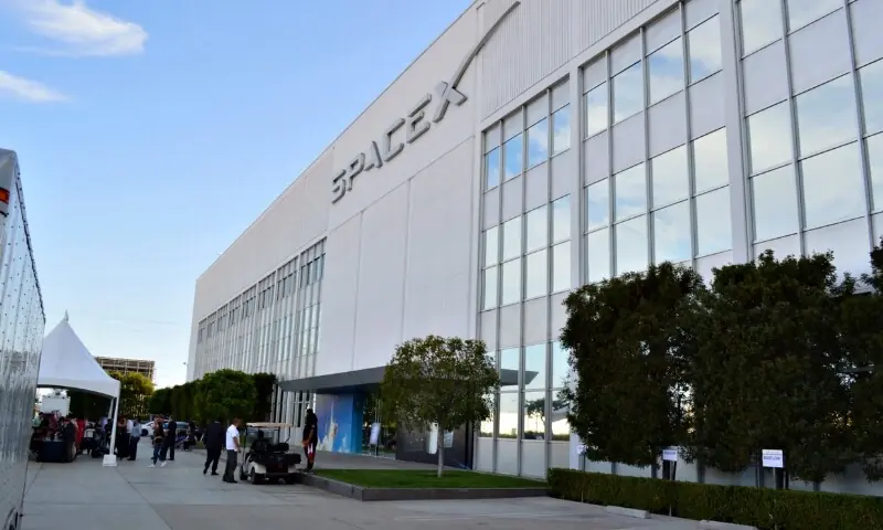 اسپیس ایکس اور ایکس اے آئی کا انضمام: مصنوعی ذہانت اور خلا کے شعبے میں نیا موڑ