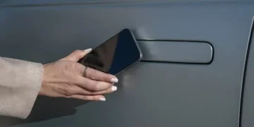 چین کا 2027 سے گاڑیوں میں ہِڈن ڈور ہینڈلز پر پابندی کا اعلان