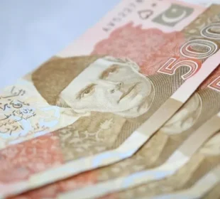 “5 ہزار کے نوٹ ختم؟ گورنر اسٹیٹ بینک نے گردش کرنے والی افواہوں کو بالکل مسترد کر دیا”