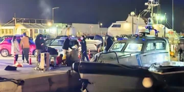 جزیرہ خیوس کے قریب مہاجرین کی کشتی حادثے کا شکار، ہلاکتیں اور متعدد زخمی