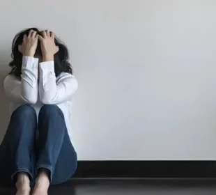 پینک اٹیک یا عام ذہنی دباؤ؟ جانیں دونوں میں فرق اور خطرناک علامات